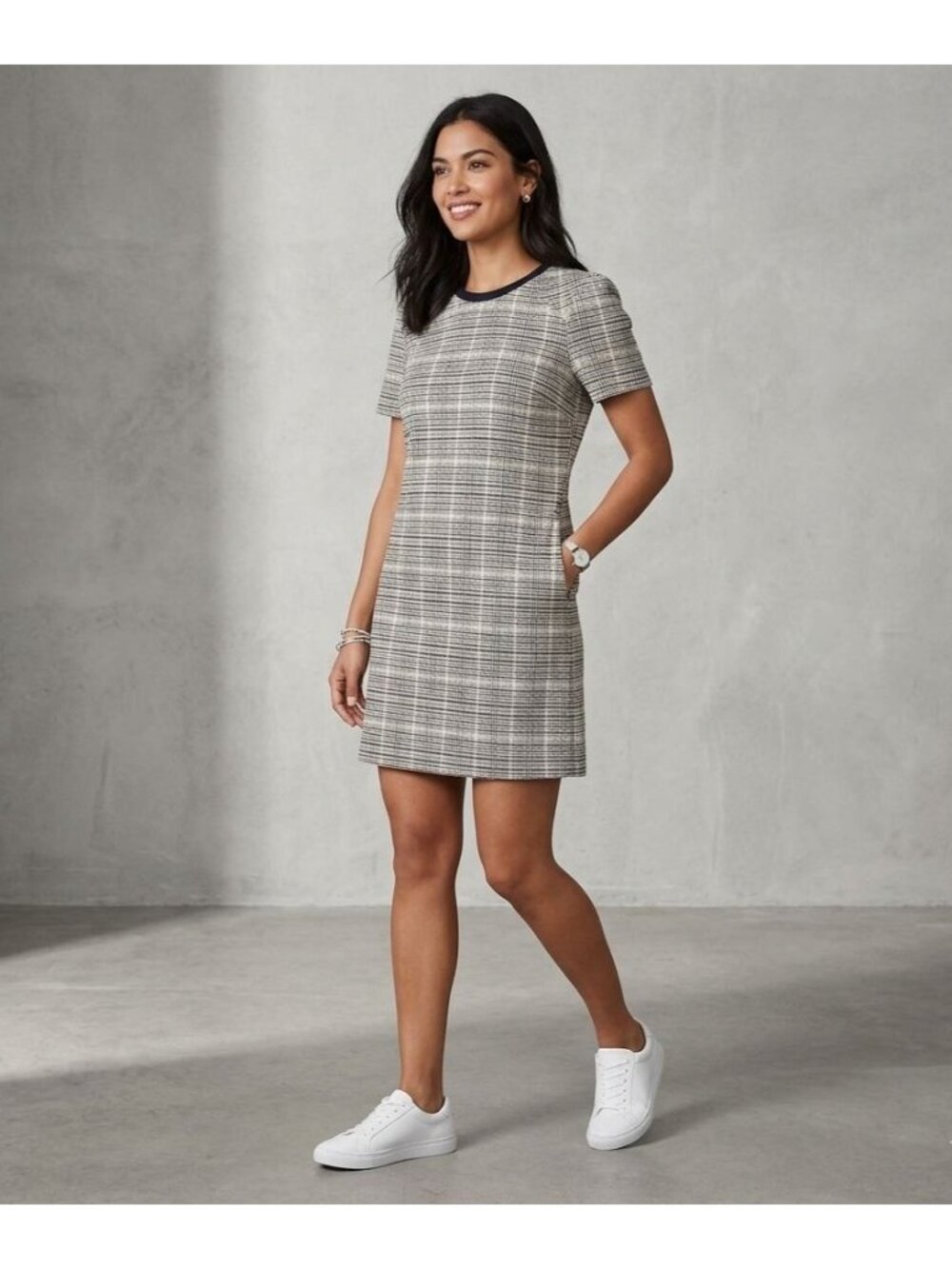 Tommy Hilfiger Dress Plaid Short Sleeve Shift Size Large Beige Black Crew Neck